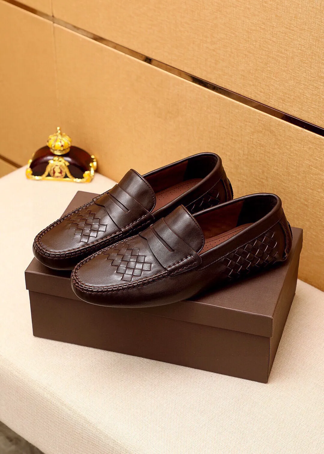 Men's Men's Shoes 💰: 480 💰💐 BV Men's Slip-on Shoes® [BOTTEGA VENETA] Official website counter new model, one-to-one mold opening ⚠Italian calfskin ➕Embossed ➕Cow 🐂 leather lining. Driving slip-ons, available at counters, sizes 38～44 (45🉑️customized)